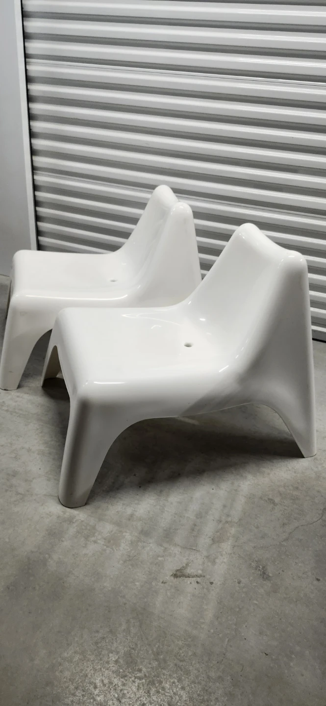 2 outdoor ikea plastic chairs with aluminum table - photo 2