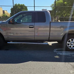 Ford F-150 4x4 XLT Pickup Truck