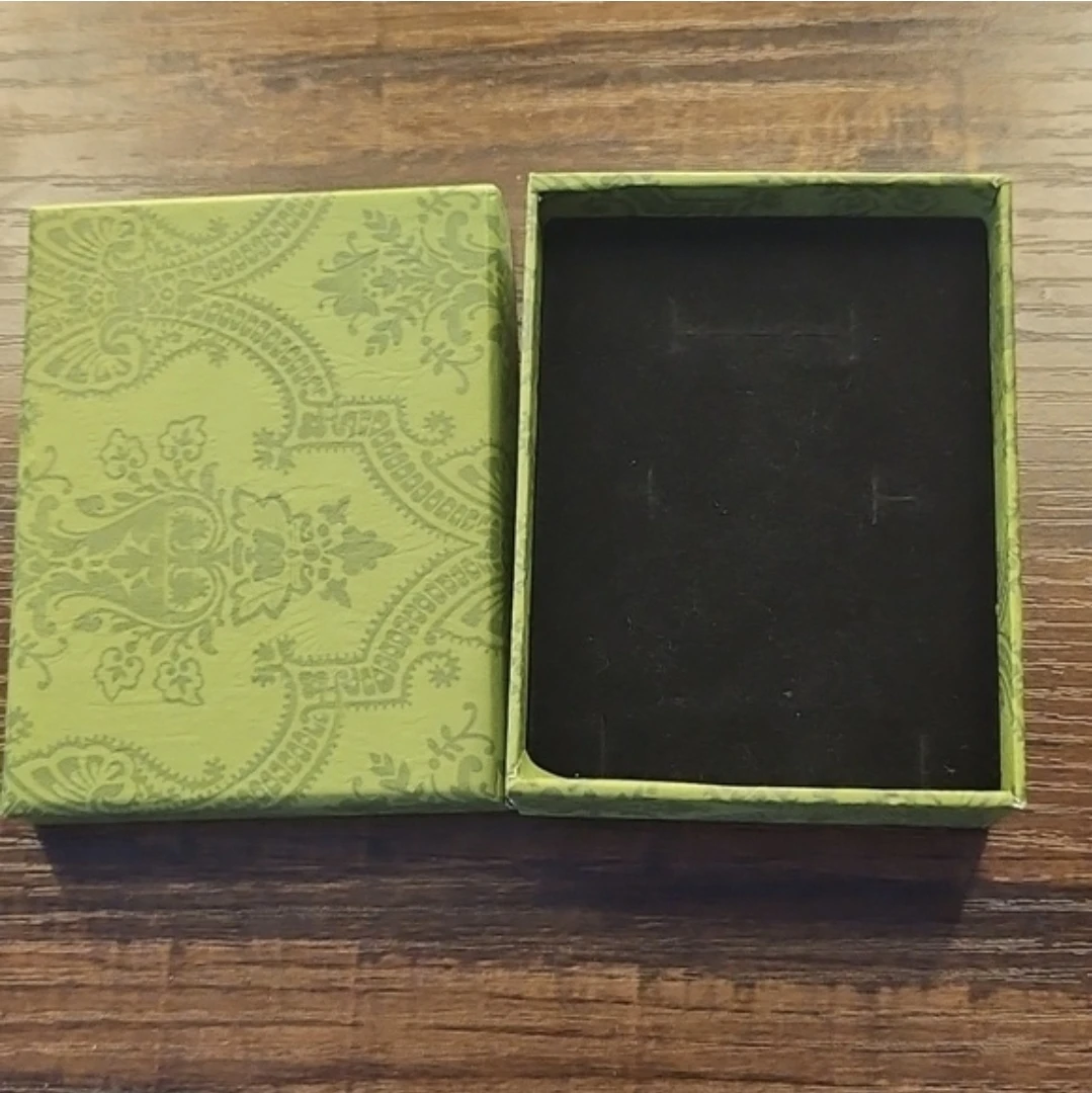 Green patterned jewelry box
