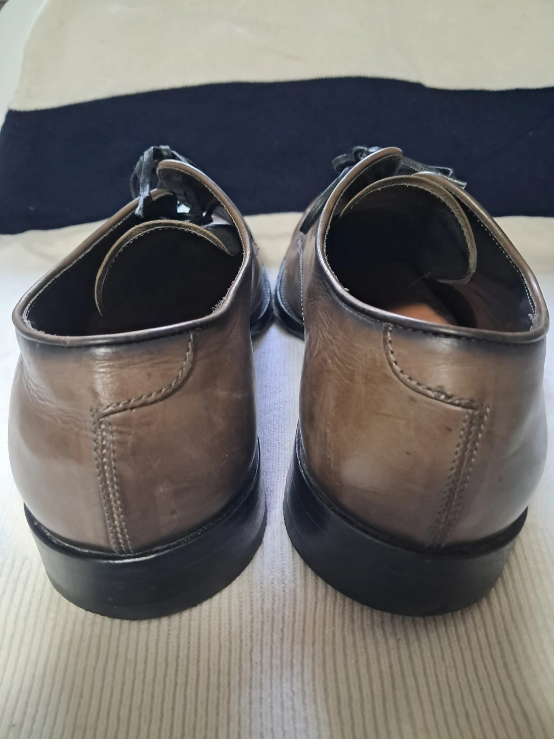 Italian-made Derby shoes in leather - photo 5