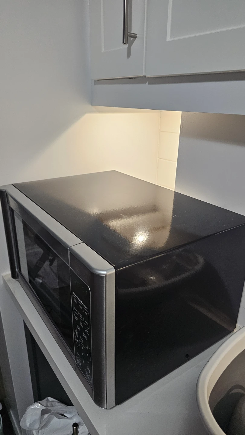 Moving sale - Microwave, rice cooker & kettle - photo 4