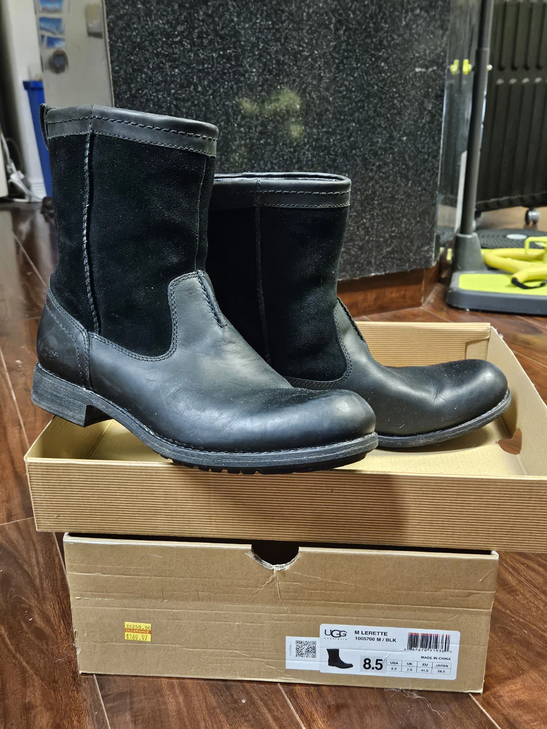 UGG M Lerette Boots Size 8.5 Black/navy - photo 2