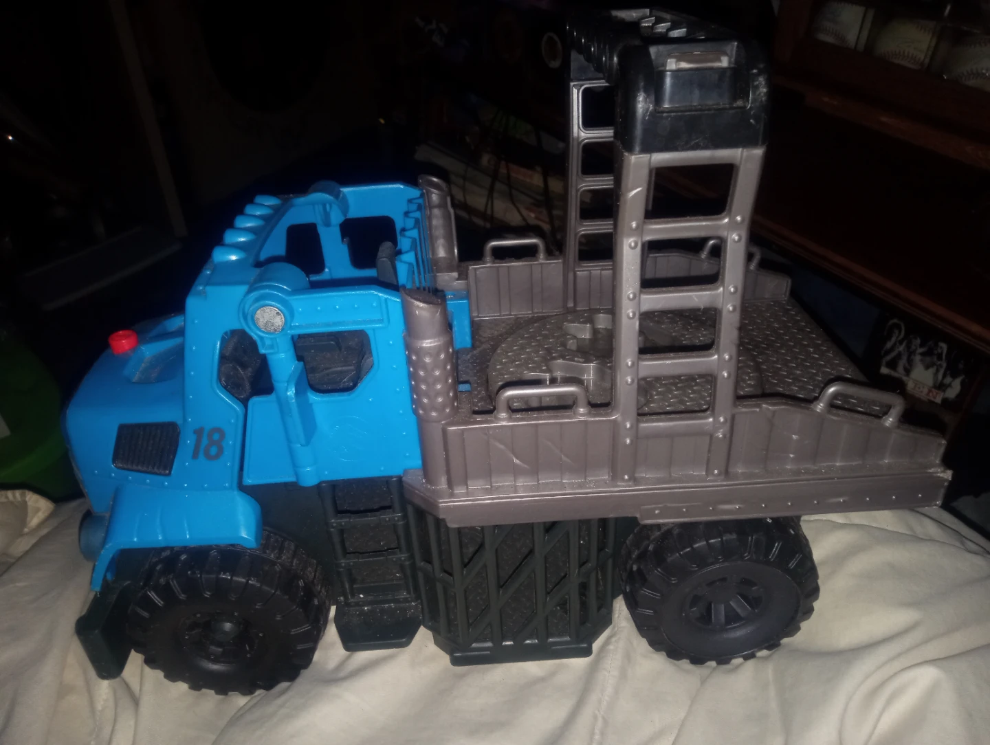 Mattel Jurassic World Die-Cast Vehicle