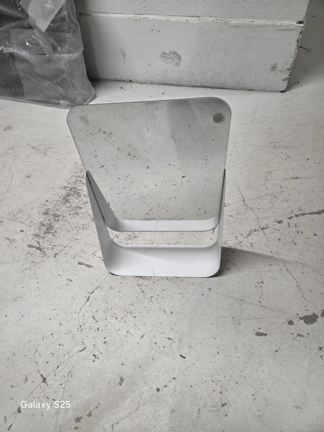 White Metal Easel Mirror
