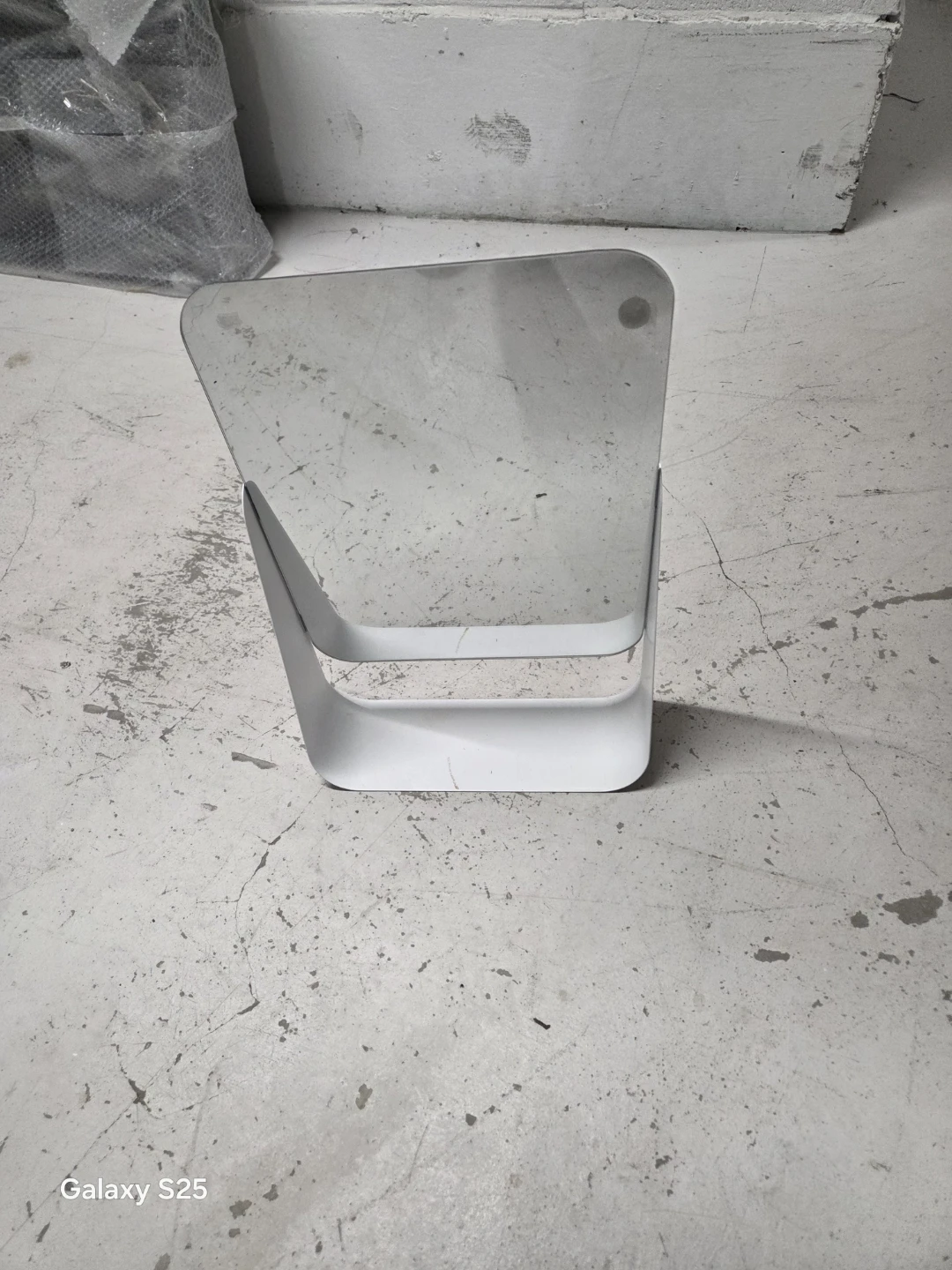 White Metal Easel Mirror - photo 2