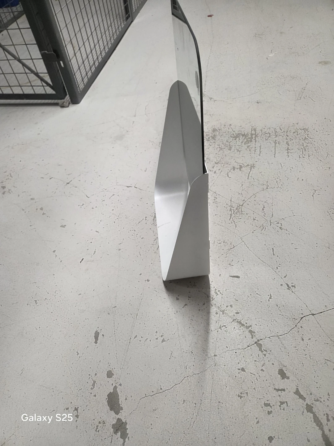 White Metal Easel Mirror - photo 4
