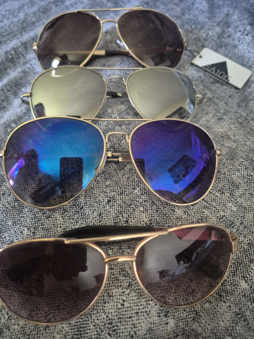 Set of 4 Aviator Sunglasses