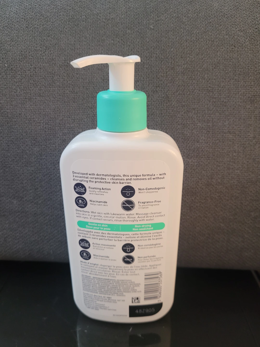 CeraVe Foaming Facial Cleanser for Normal to Oily Skin 355ml - photo 2