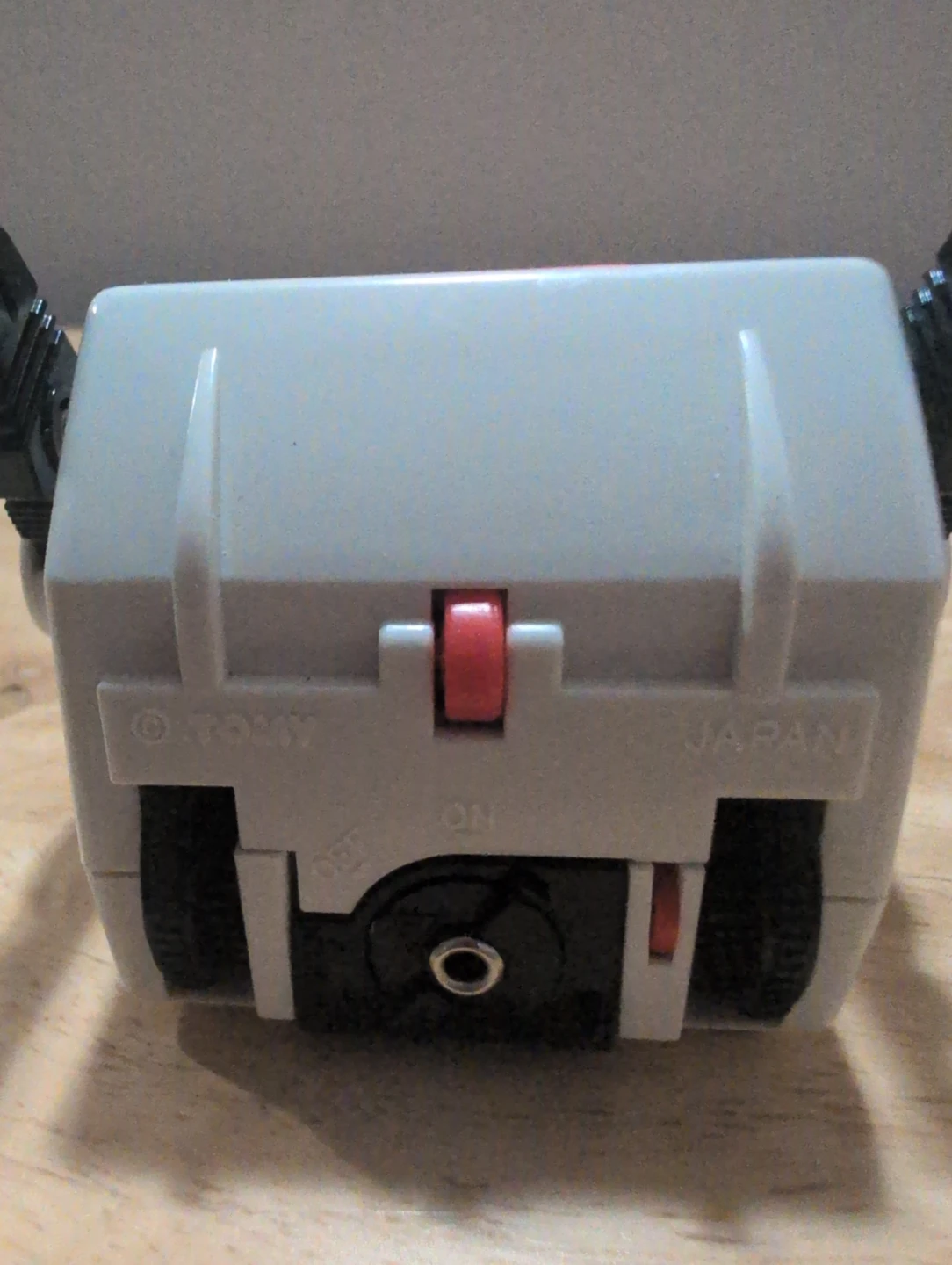Vintage Tomy Robot Omnibot Koms - B Flipbot Red/Green Eyes Rare. - photo 5