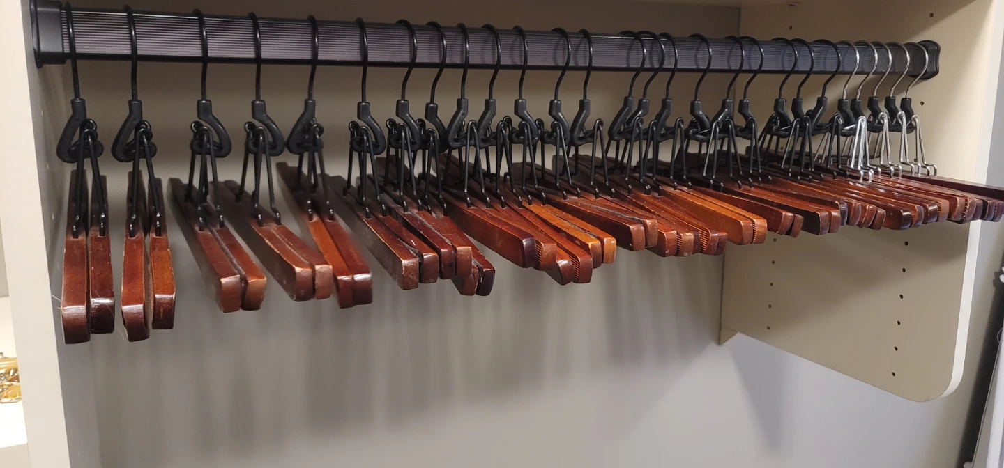🧥 Large Lot of Wooden Clothes Hangers 👚 - photo 4