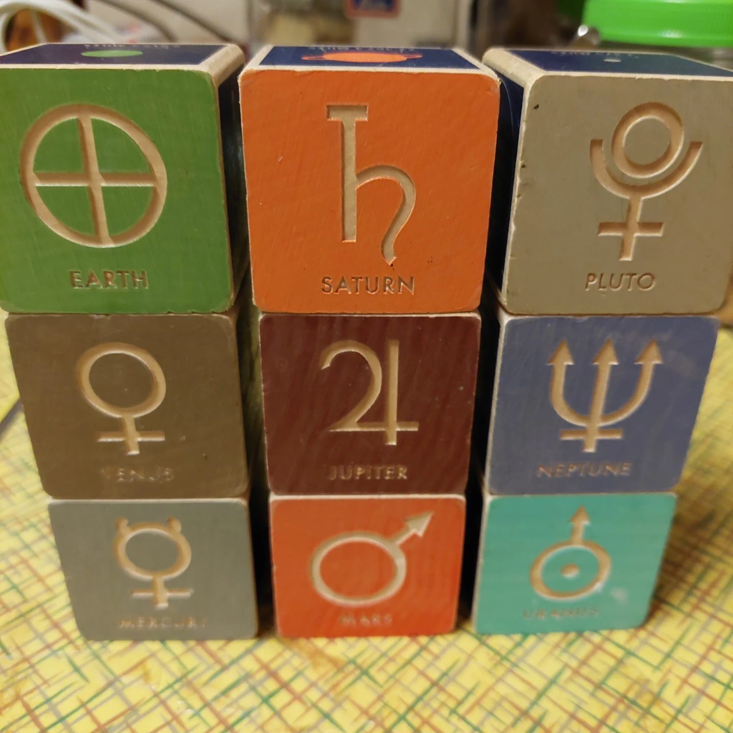 Uncle Goose - 9 Planet Wooden Blocks Set