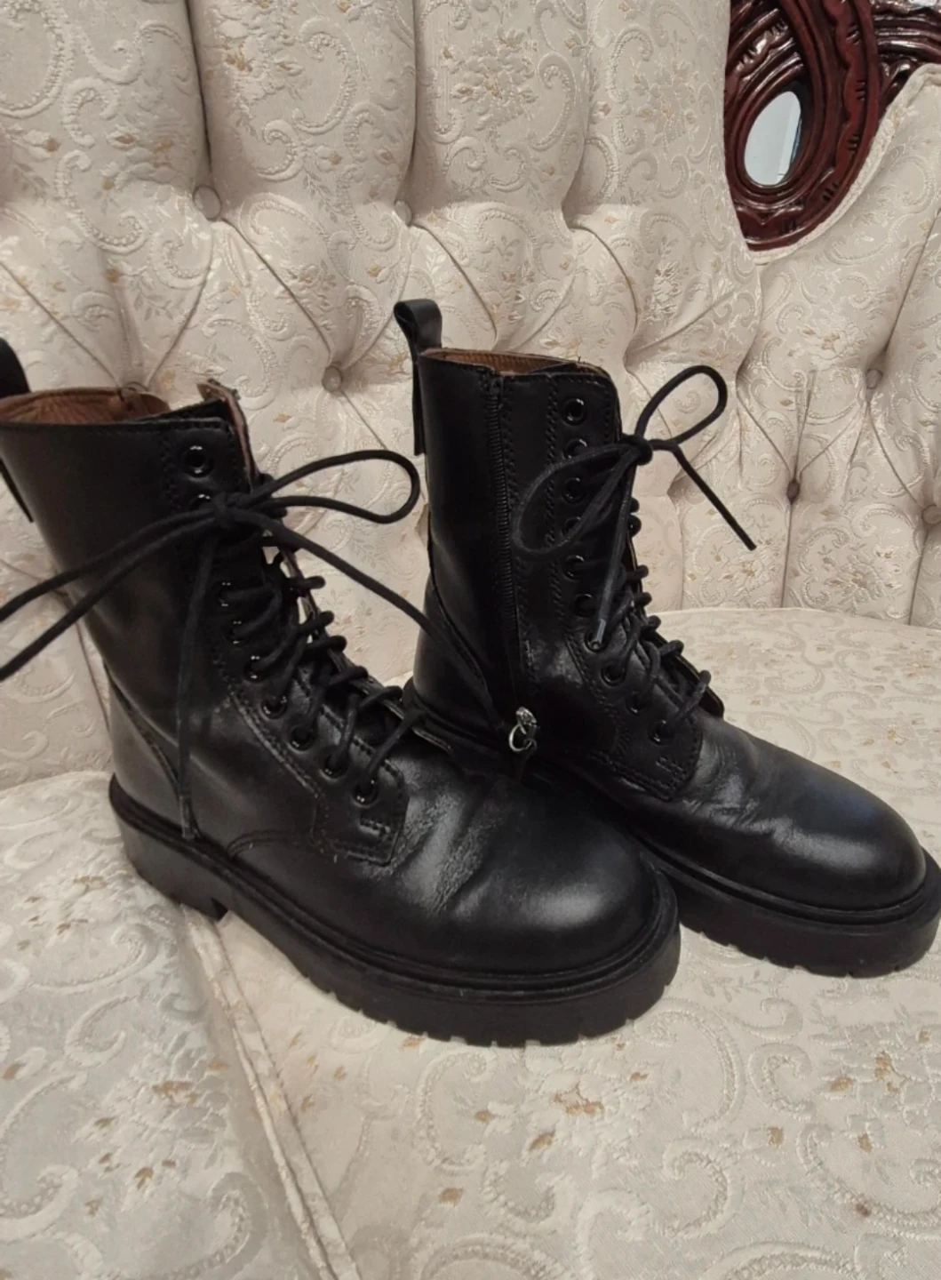 Black ZARA Combat Boots Size 36, leather inside.