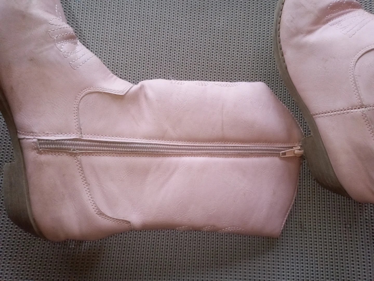 Pink Cowboy Boots Size 2 - photo 3