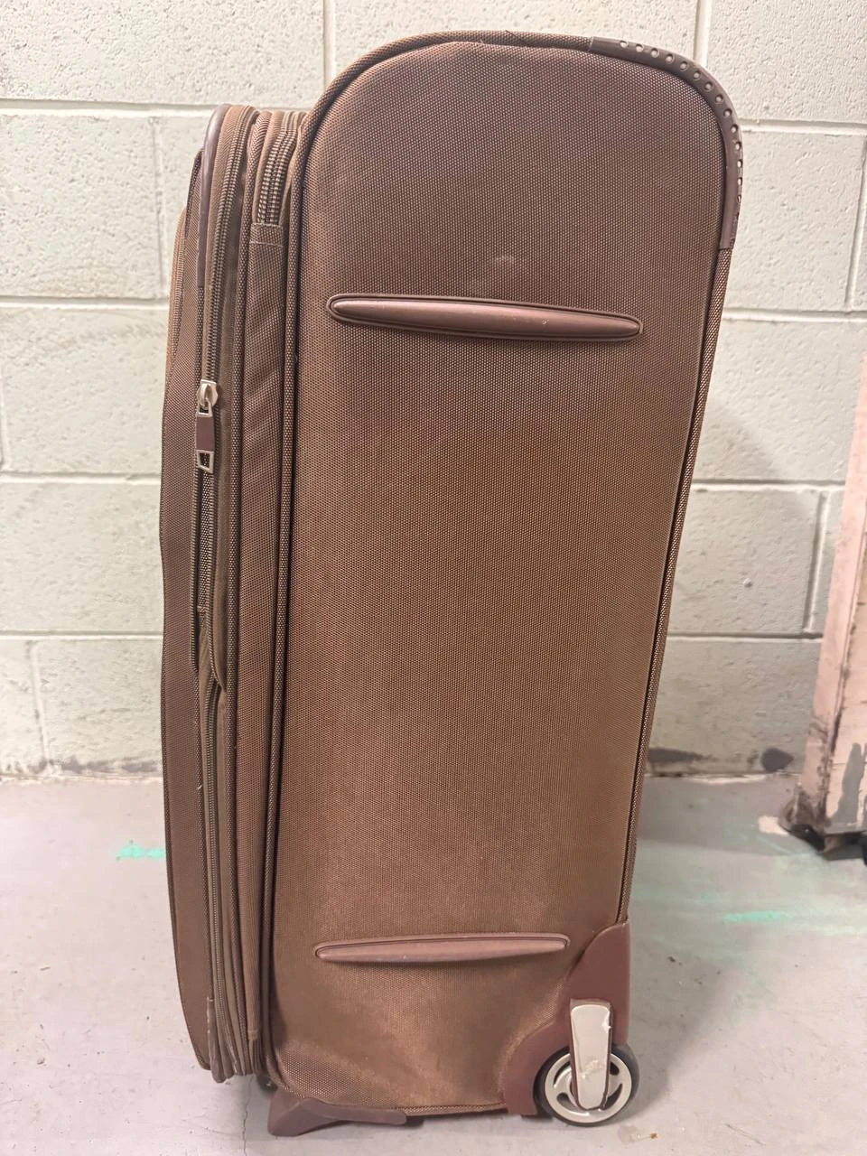 EMCORA Brown Softside Spinner Suitcase - photo 4
