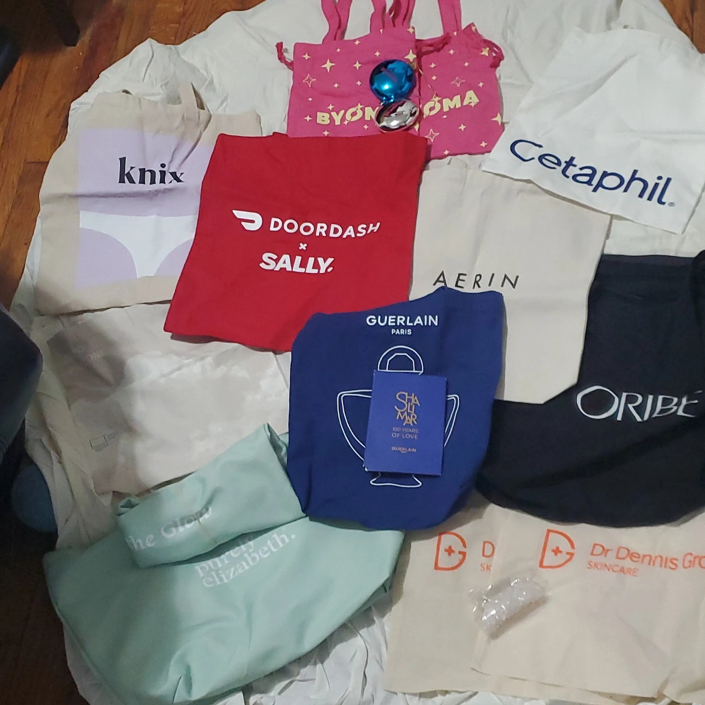 Different tote bags