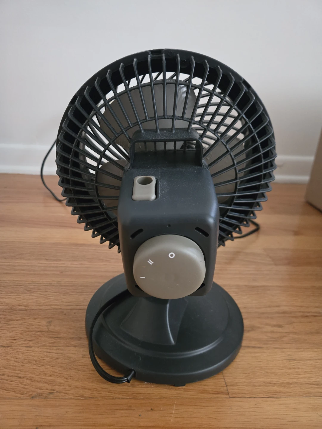 Oscillating Desk Fan - photo 2