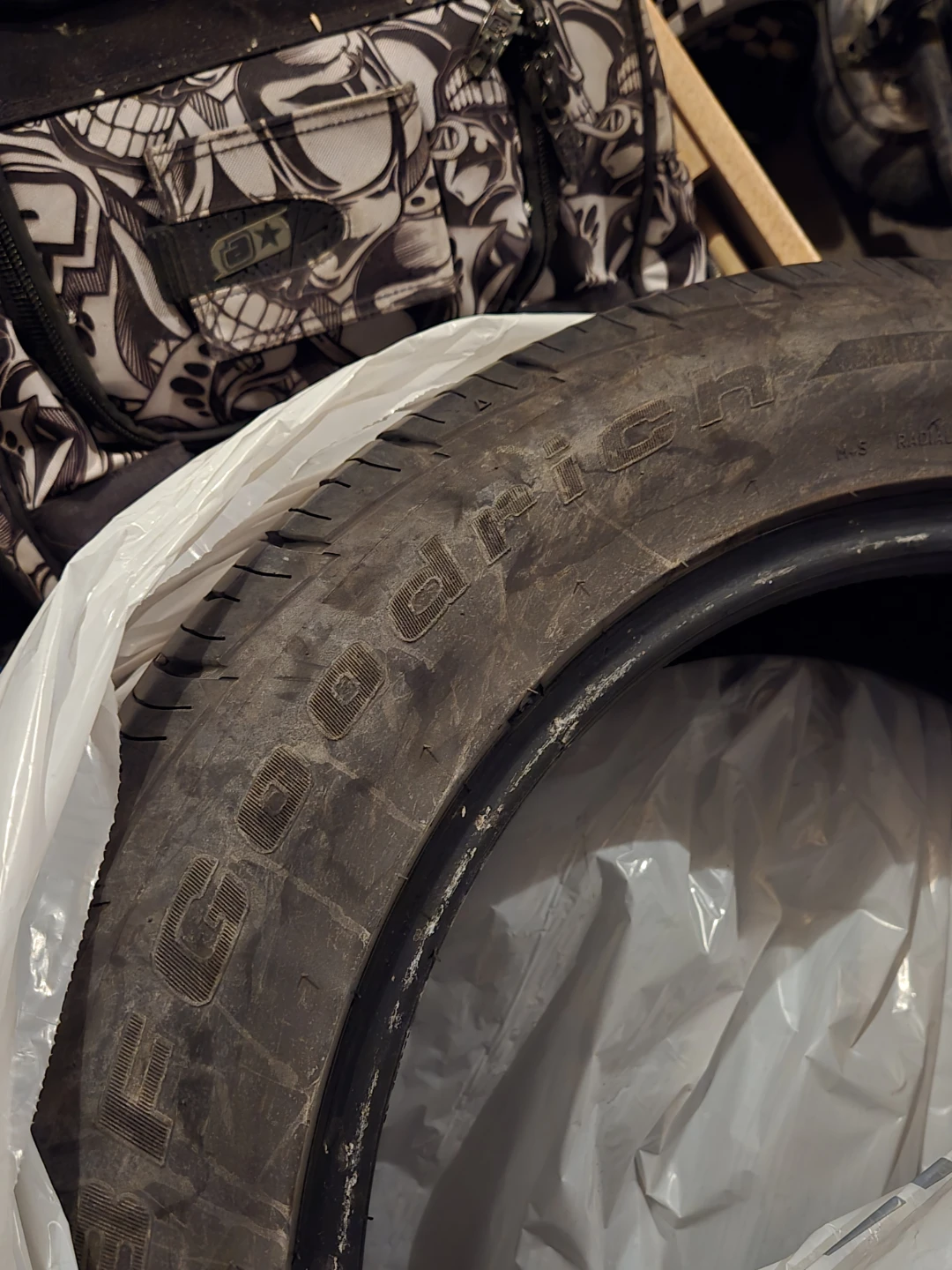 Bfgoodrich80%+ 225 55 r18 tires , all seasons - photo 2