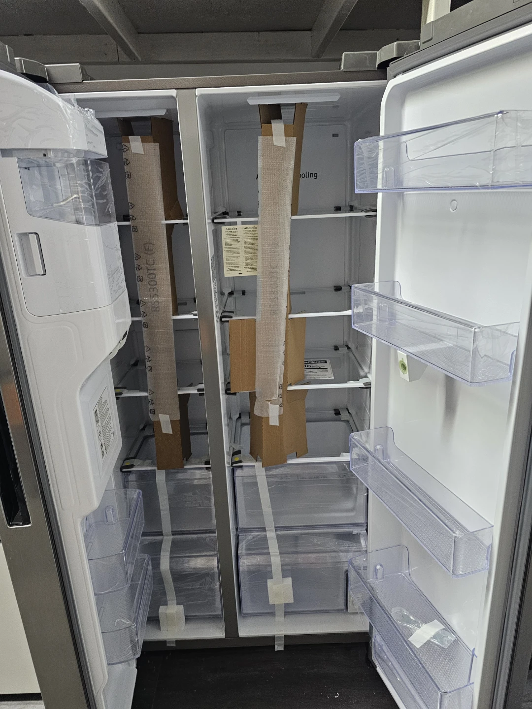 New Samsung 36in Stainless steel Refrigerator - photo 2