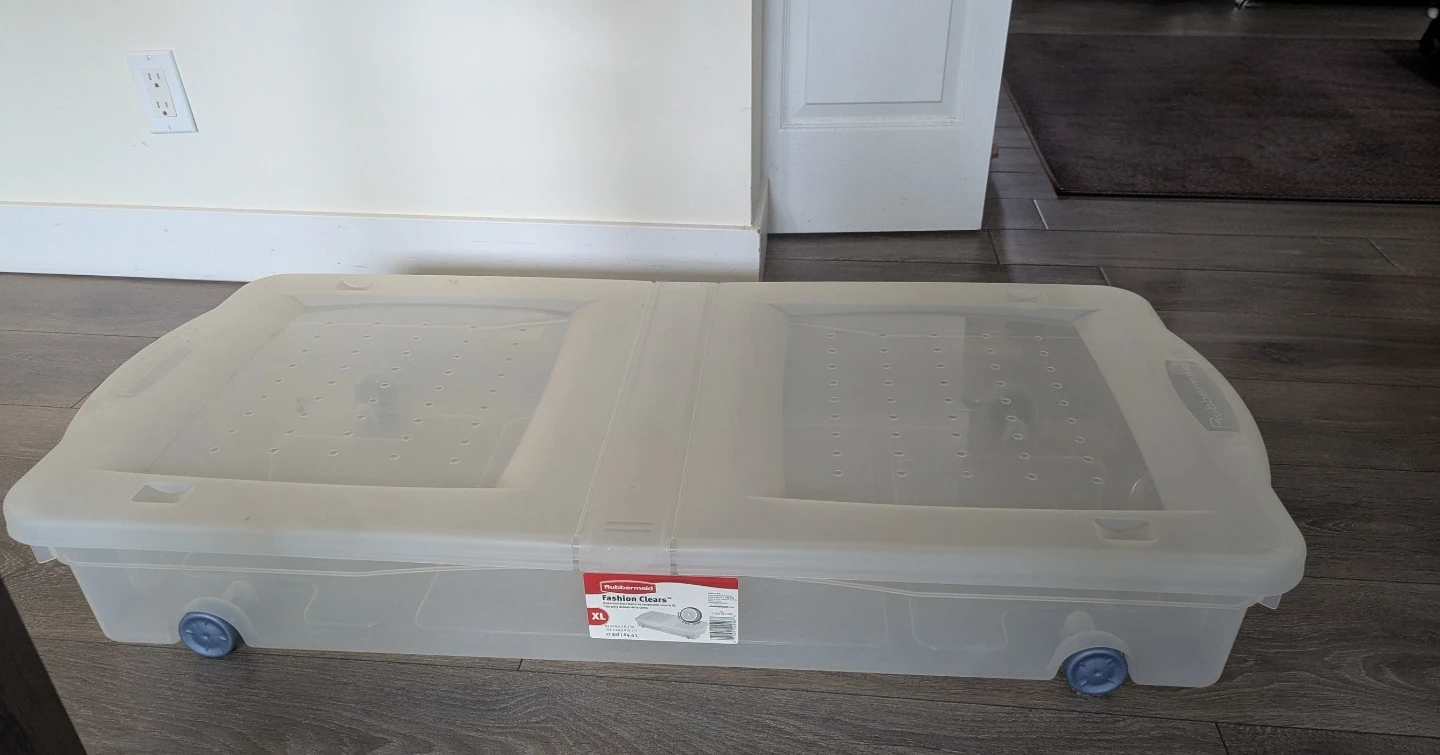 Rubbermaid Extra-Large Underbed Storage Box with Wheels