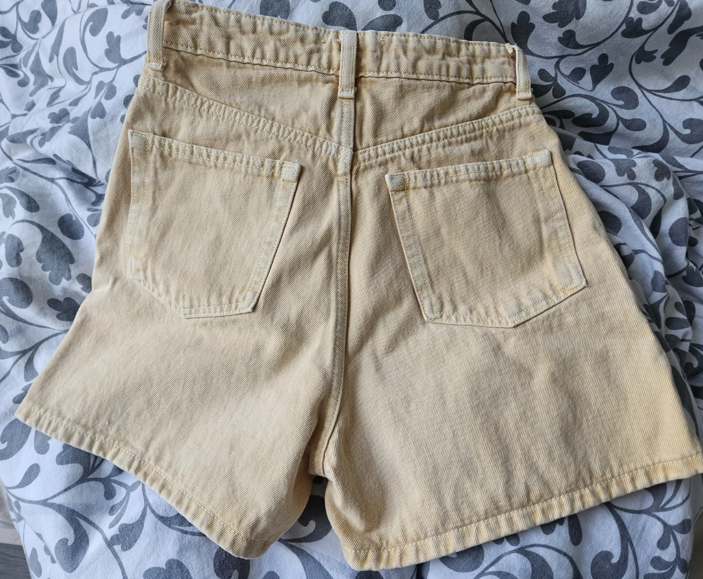 ZARA Women's Yellow Denim Shorts Size EUR 36/USA 4 - photo 3
