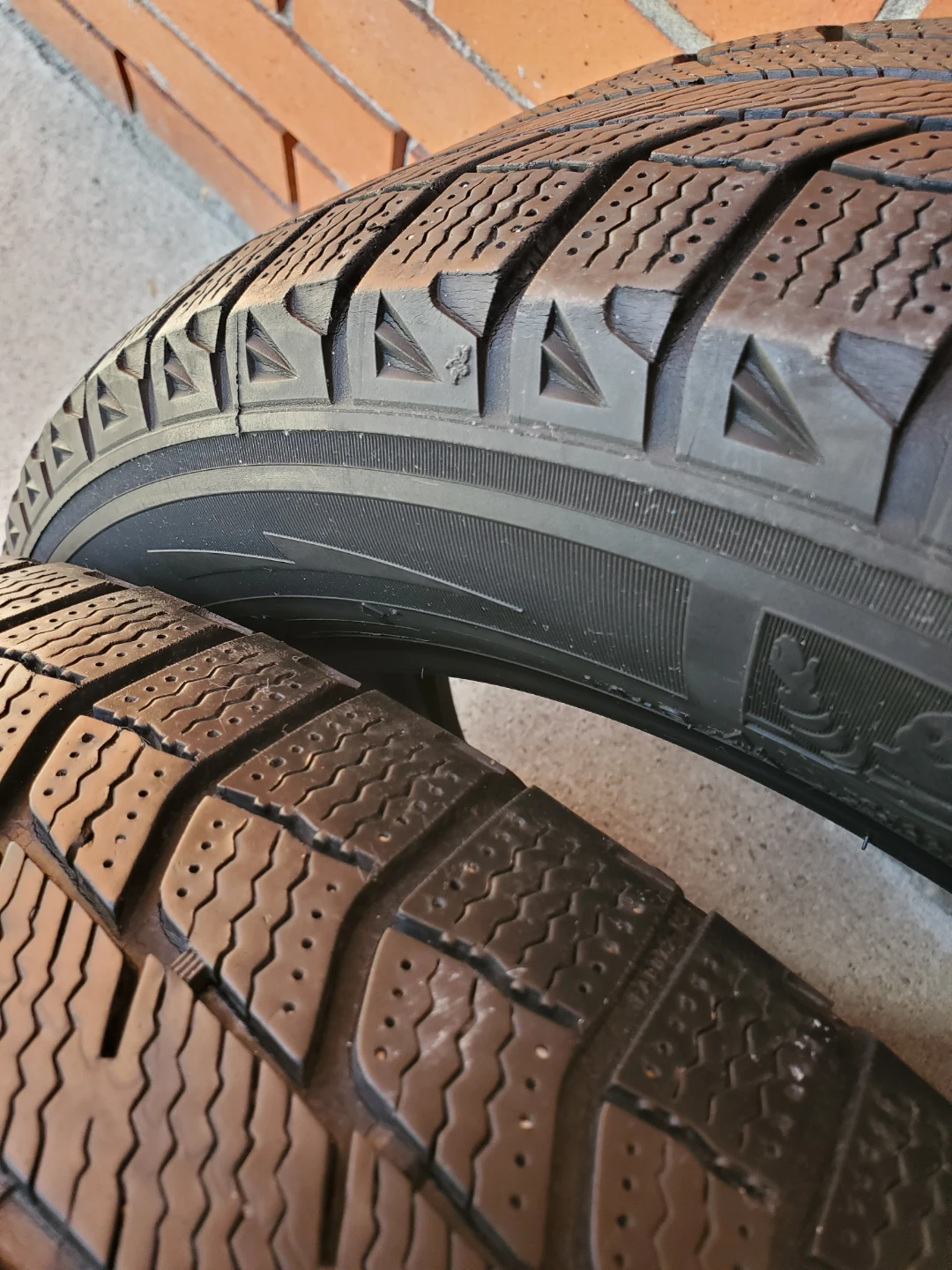 Michelin X-Ice Xi2 Winter Tires (205/55/16) (Set of 4)