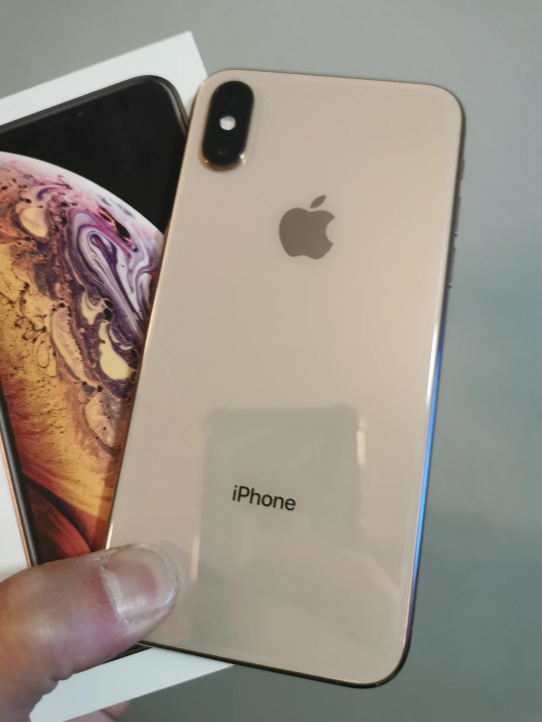 iPhone Xs 64G Gold Unlocked - photo 2