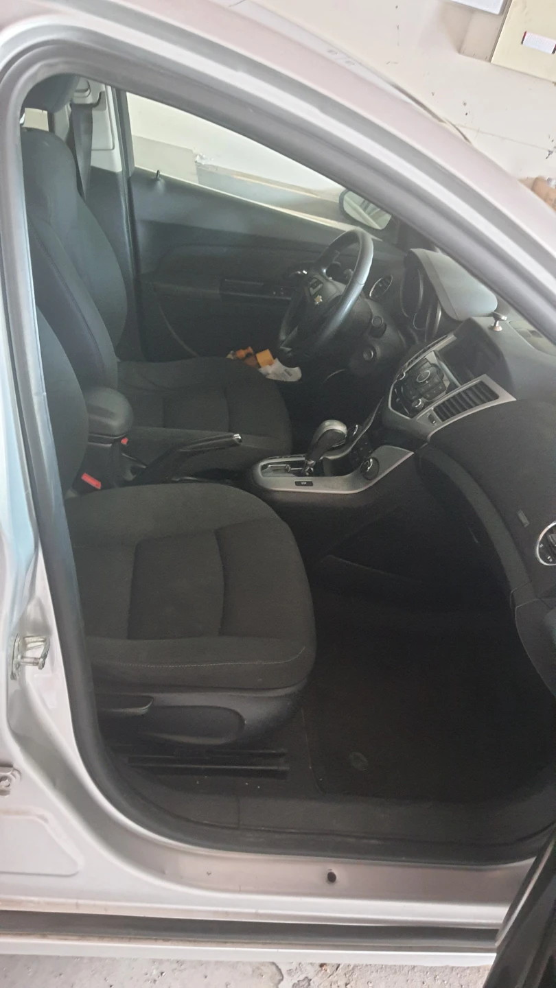 Car - photo 2