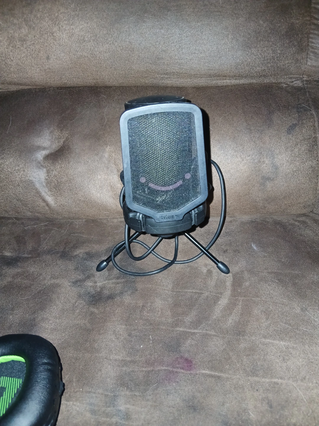 JBL wireless gaming headset and PC mic for trades