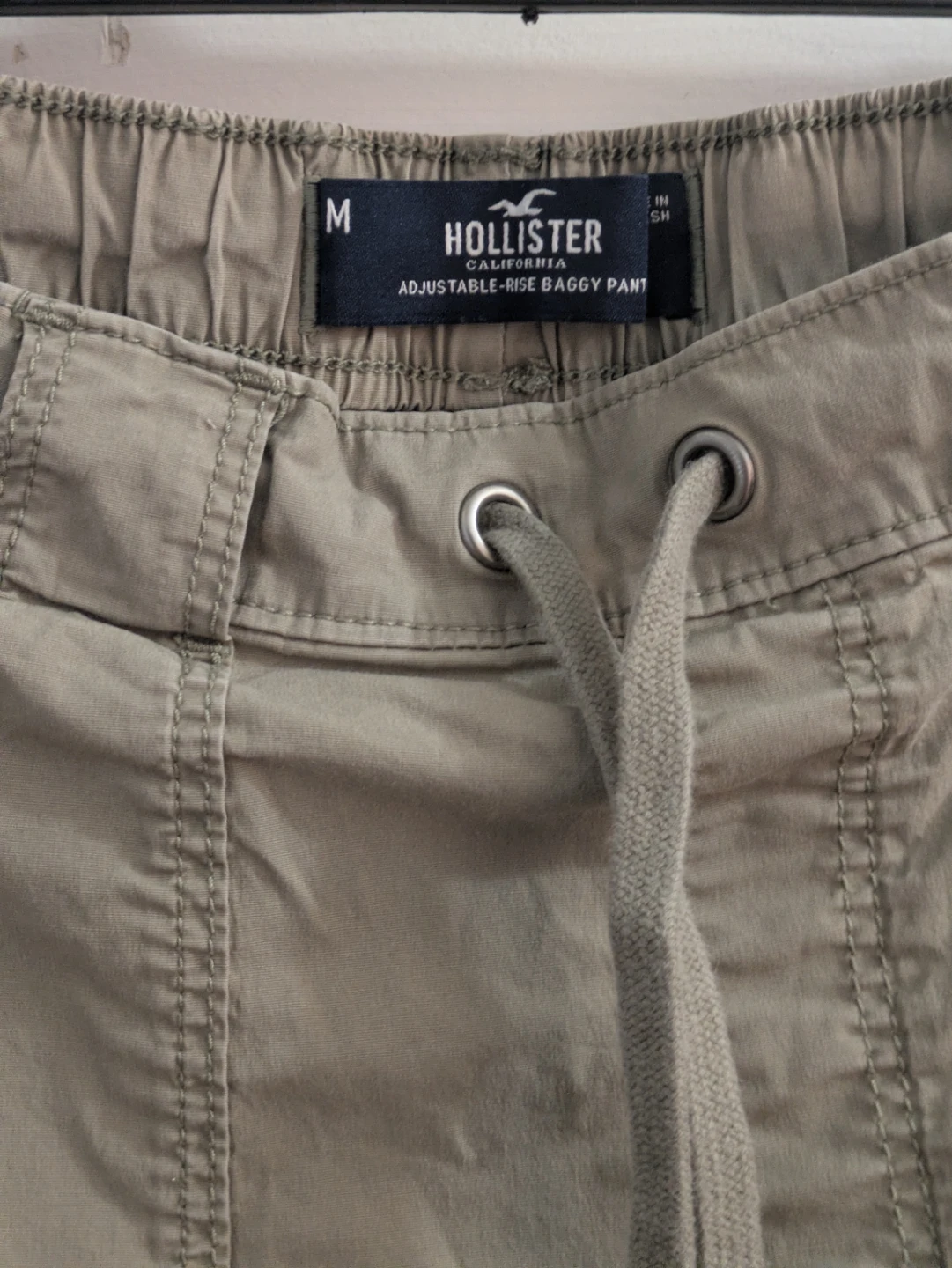 Hollister "Adjustable-Rise Baggy Pant" Cargo Pants - Medium