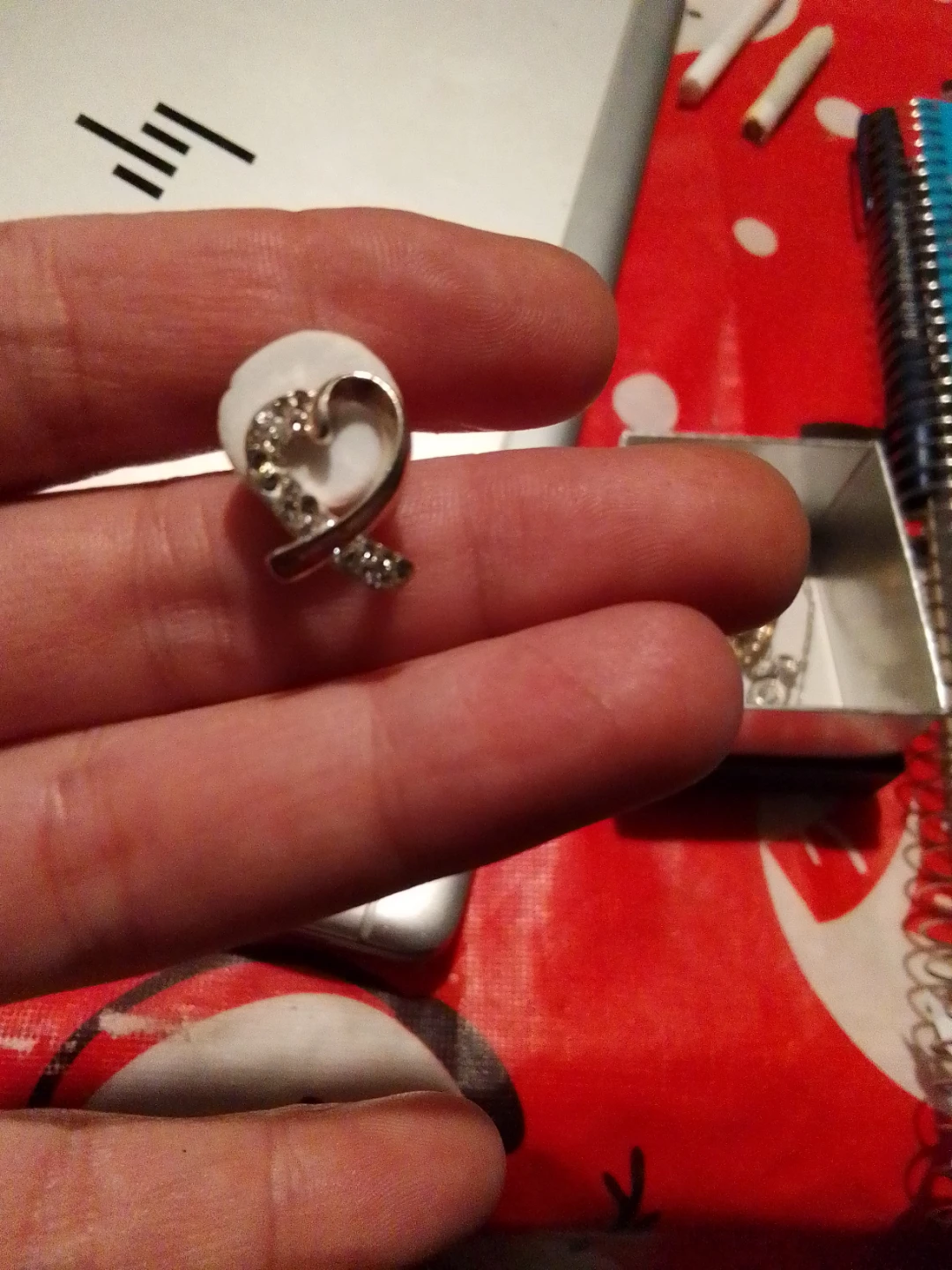 Heart pendant with rhinestones
