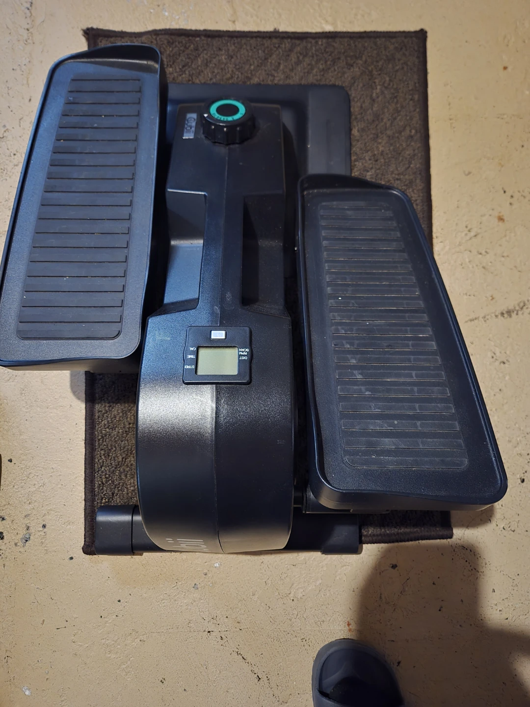 Cubii Under Desk Elliptical - photo 4
