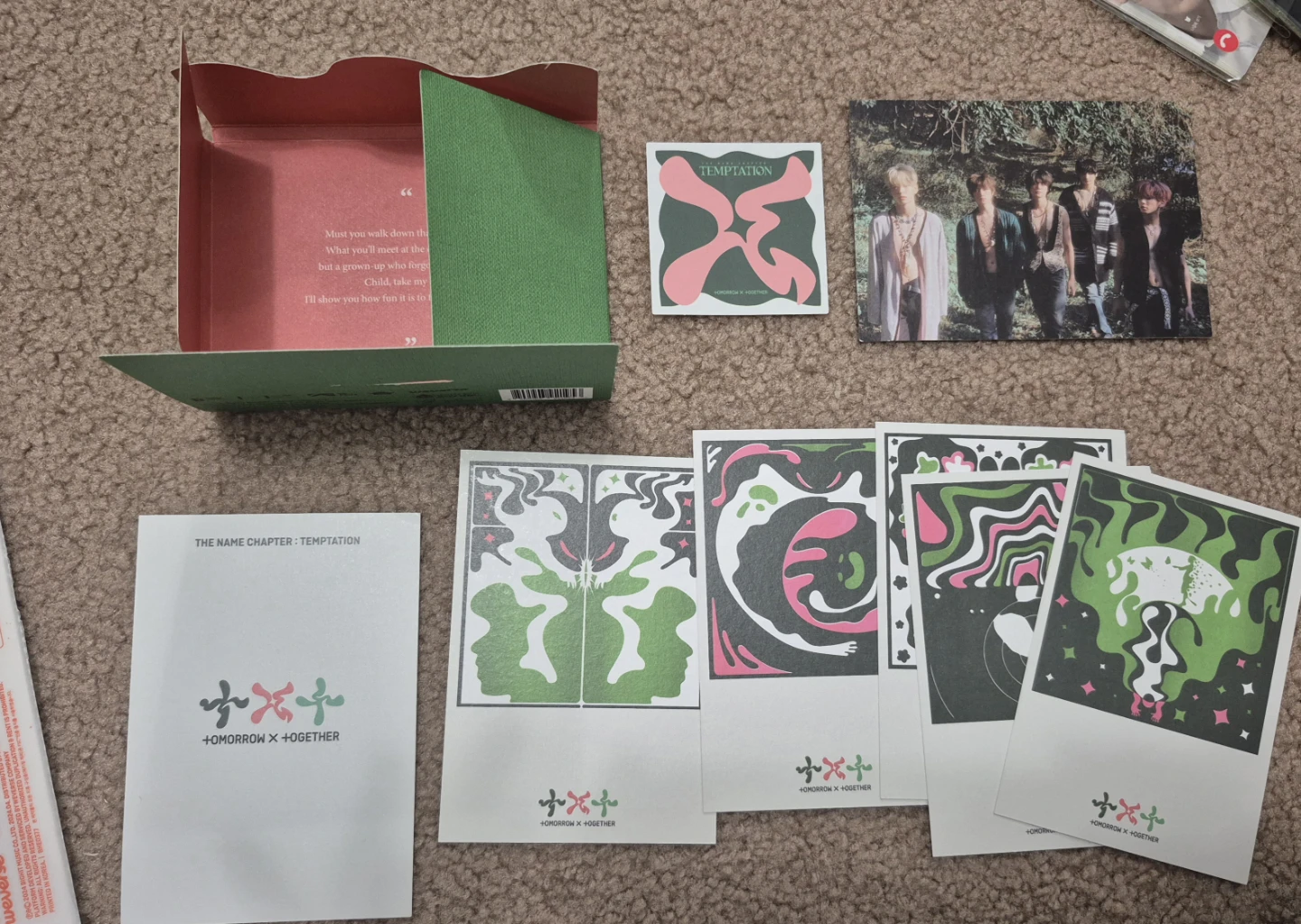 TXT Official Album, 54 Photocards, 88 Stickers & Holders! - photo 4