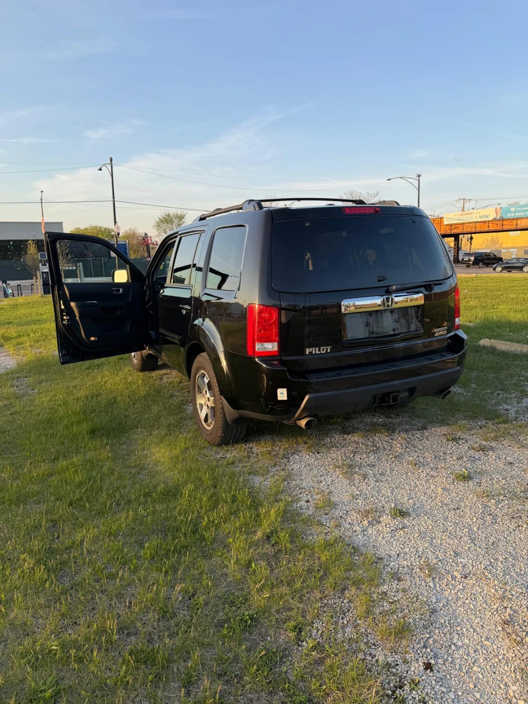 Black Honda Pilot Touring 4WD SUV 201.K - photo 3