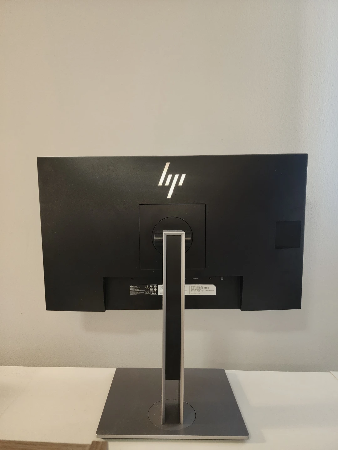 HP Computer Monitor - photo 3