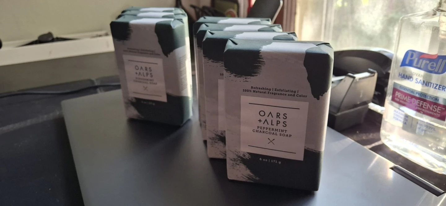 Oars + Alps Peppermint Charcoal Soap (7 Bars) - photo 3