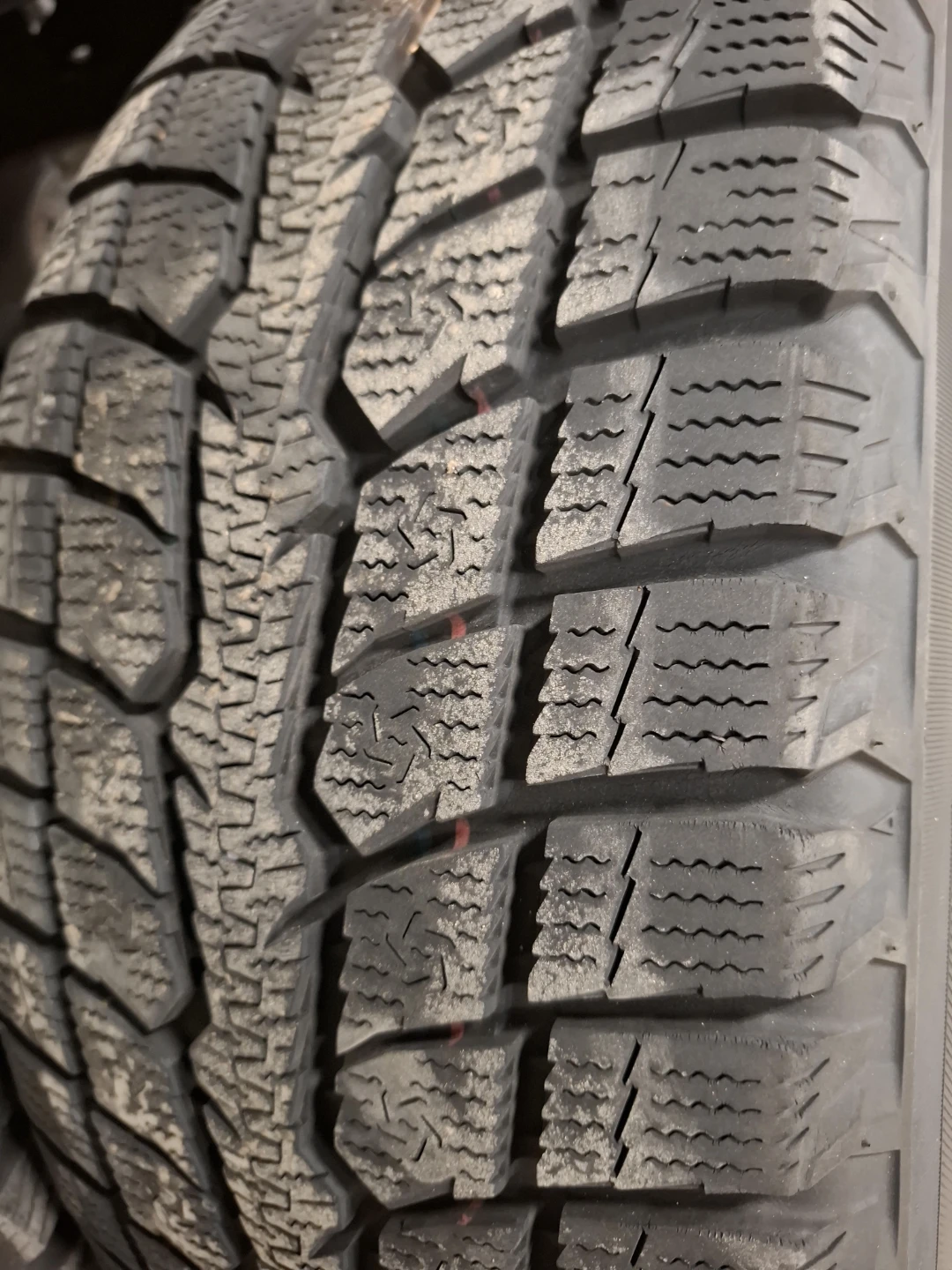4 Falken Winter Tires 235/60R17 - photo 2