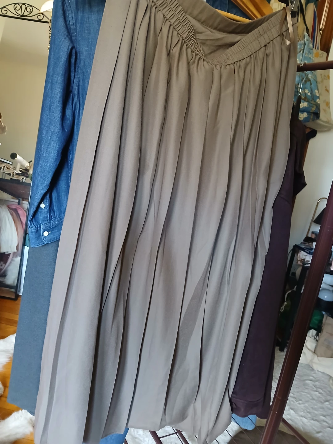 UNIQLO Pleated Midi Skirt - Khaki - Size L - photo 2