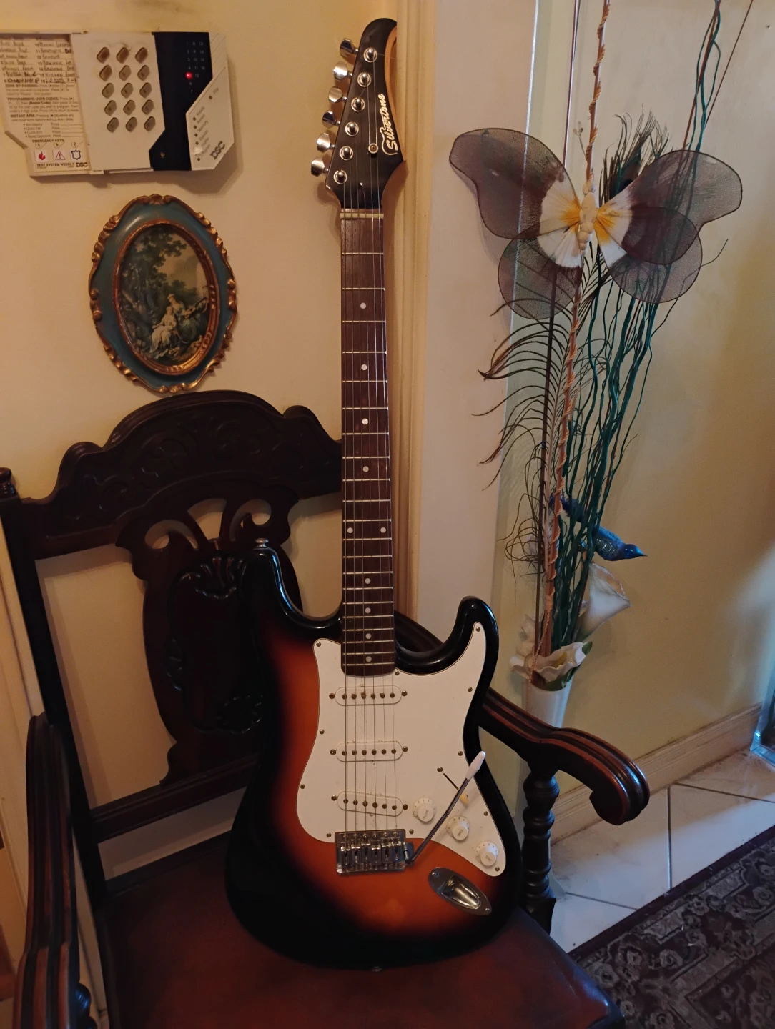 Vintage electric guitar - photo 2