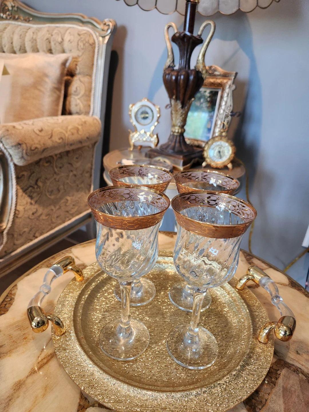 Set of 4 Crystal Wine Glasses with Gold Rim