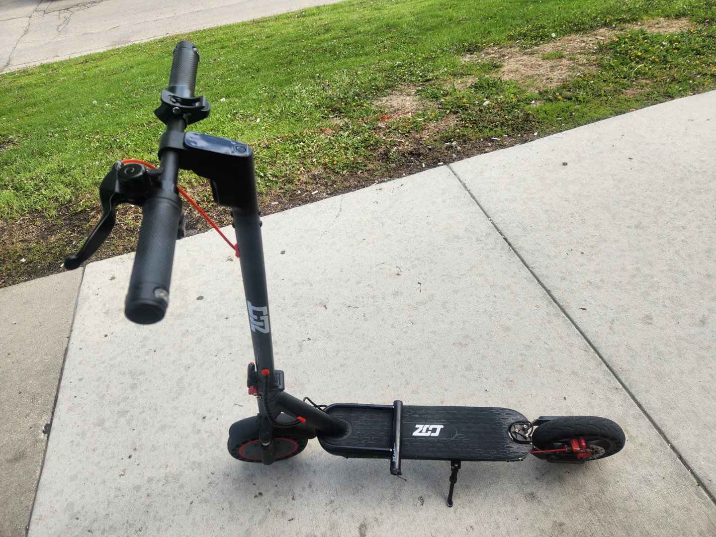 GoTrax Electric Scooter - photo 2