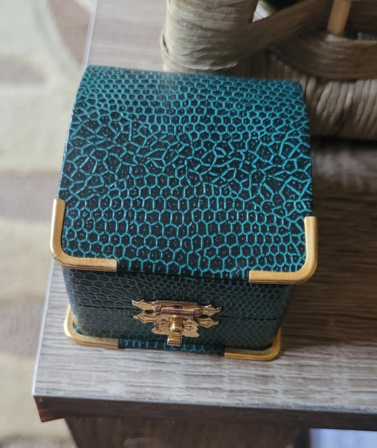 Statement Markasite Stone Ring in Faux Lizard Decorative Box - photo 3