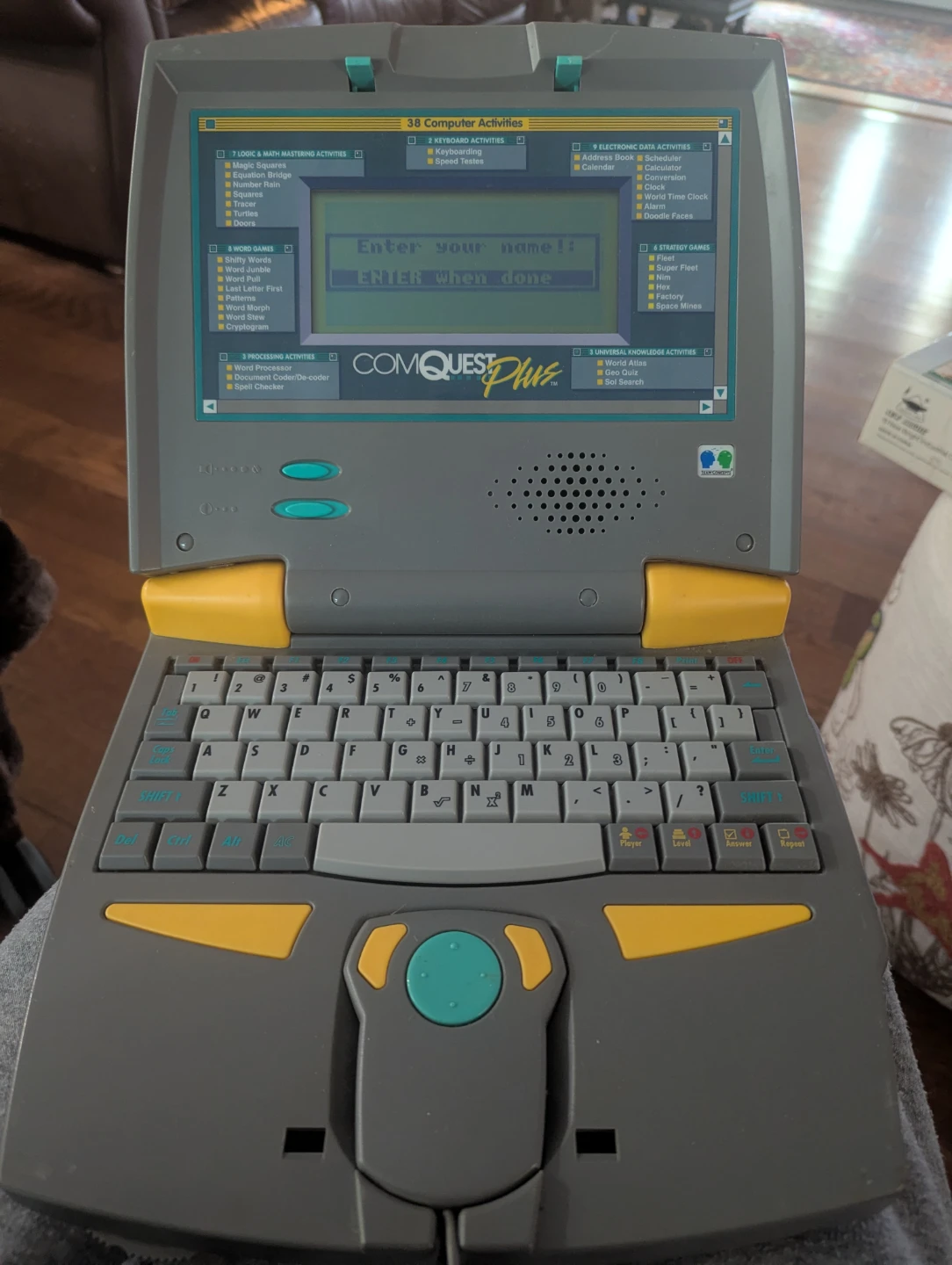 Vintage ComQuest Plus Computer Laptop - photo 4
