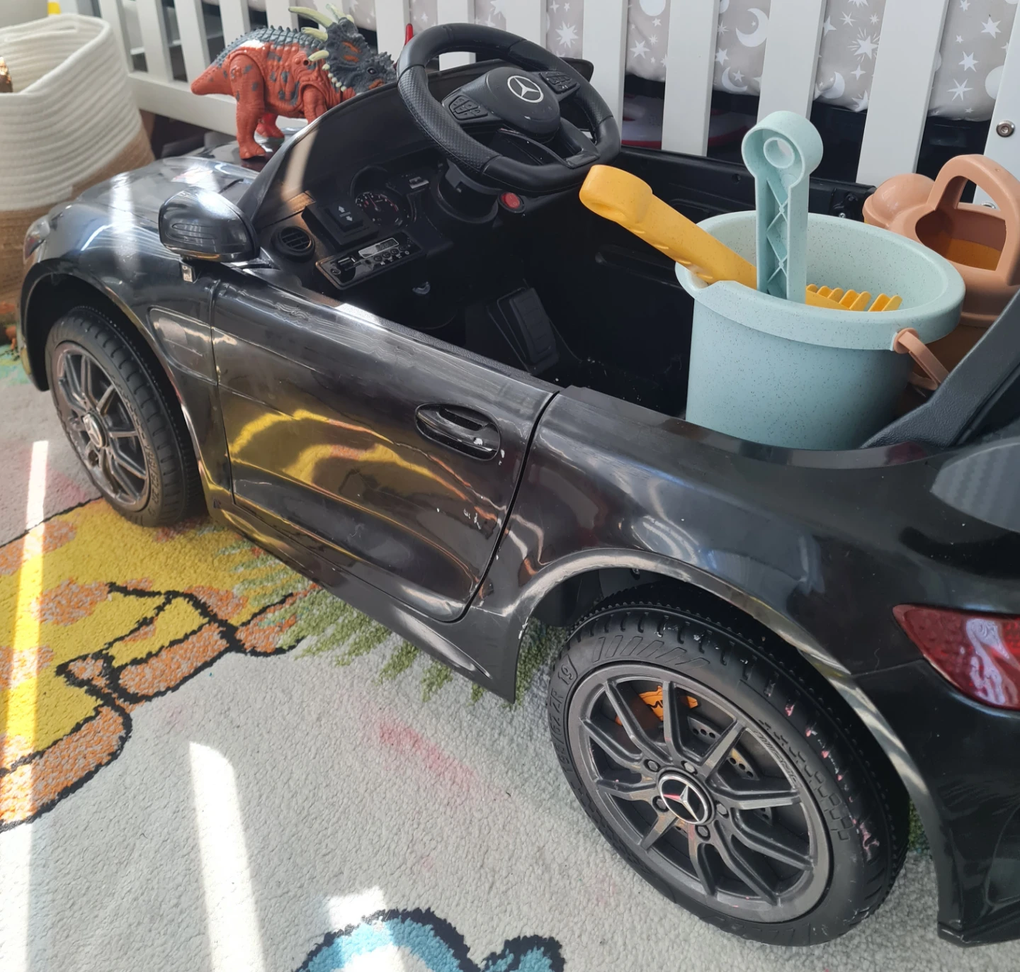 Mercedes-Benz AMG Kids Ride-On Car - photo 2