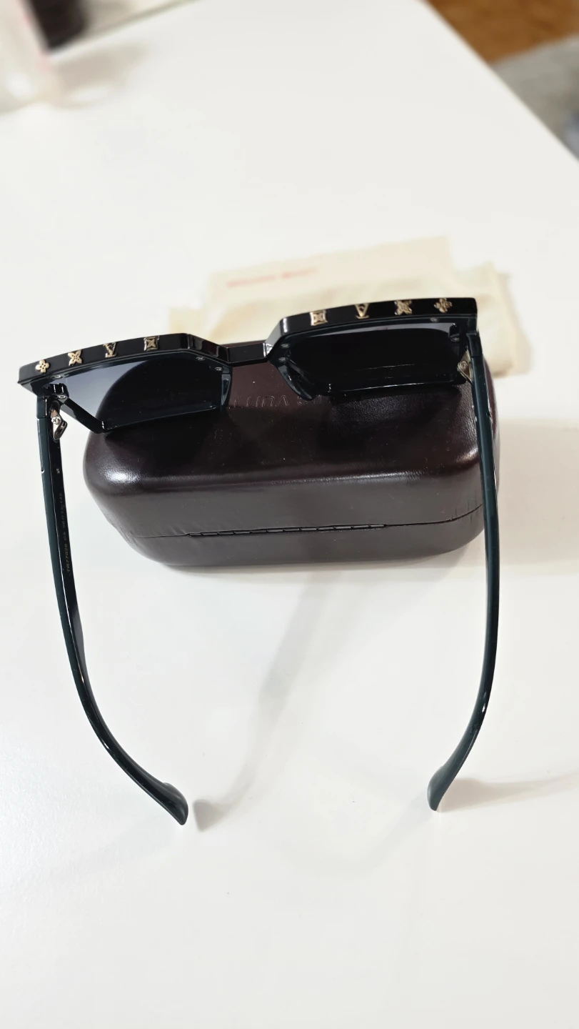 Sunglasses - photo 2