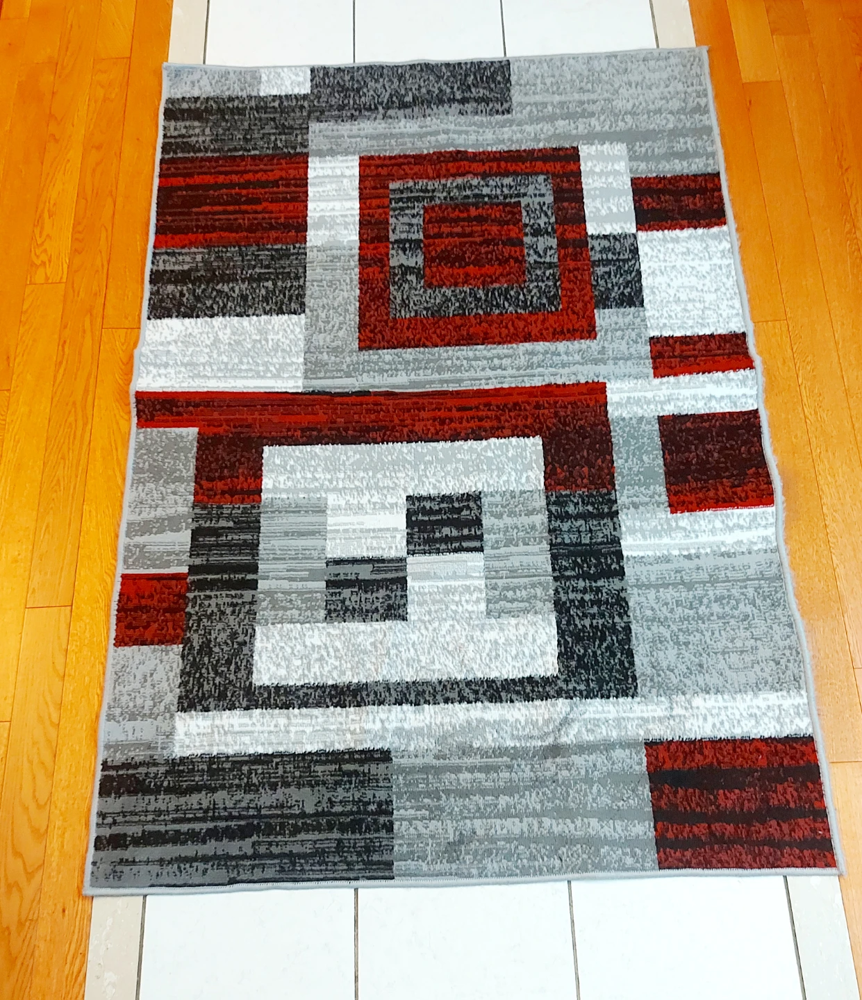 Red and Grey Area Rug - photo 2