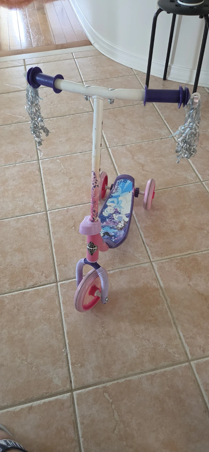 Disney Frozen 3-Wheel Scooter