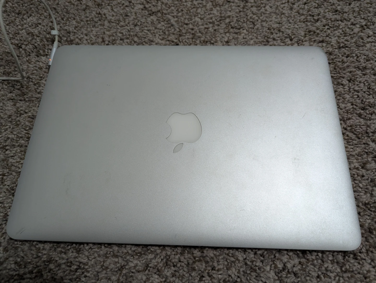 Apple MacBook Air 13-inch (Late 2010) - photo 2