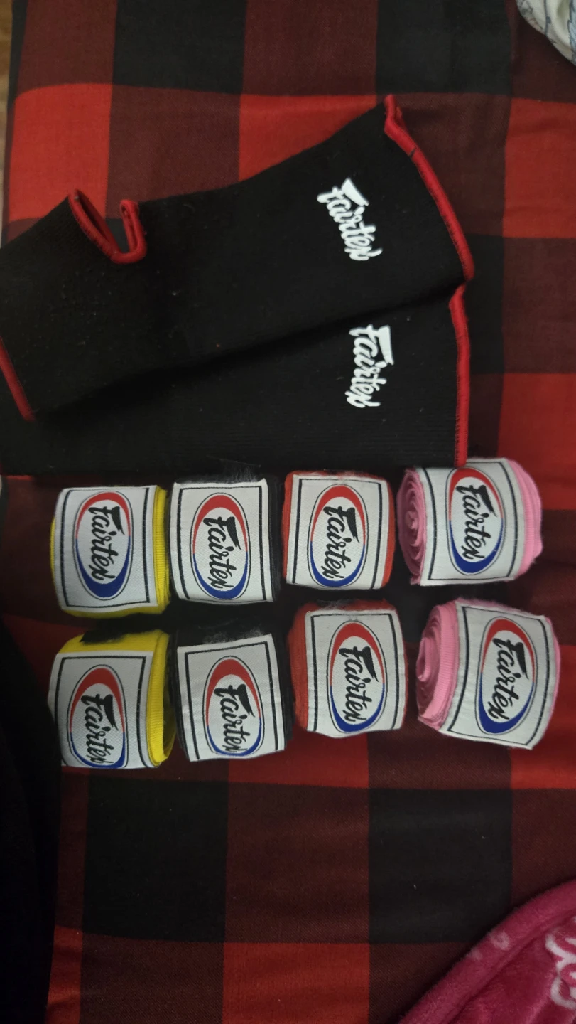 Muay Thai Pads, Wraps and Gloves - photo 2