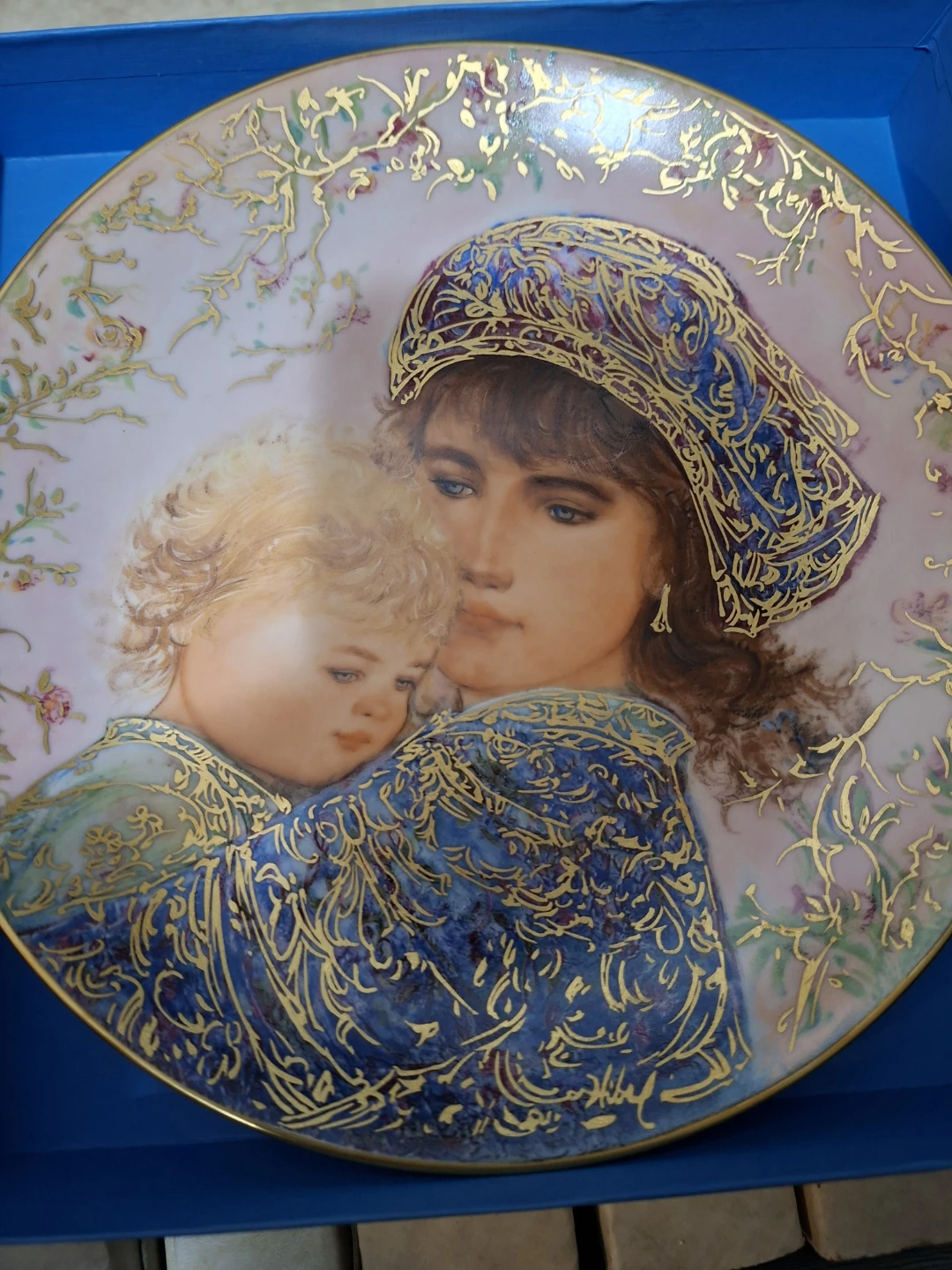 Edna Hibel Mother's Day Plate "Catherine and Heather" 1987