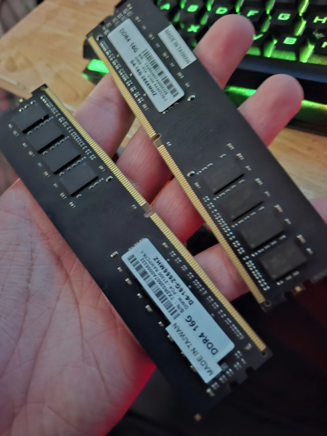 DDR4 16GB RAM 2666MHz Computer Memory Sticks (2x) - photo 2